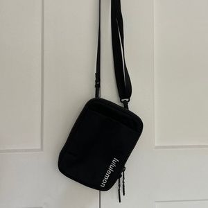 Lulu lemon Easy Access crossbody bag!